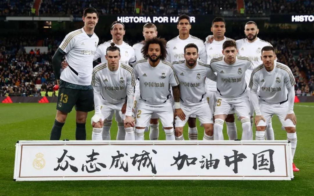 记者：哲凯赖什手指骨折，但他带伤坚持参加比赛和训练（记者披露：哲凯赖什手指骨折，仍带伤参加比赛与训练）