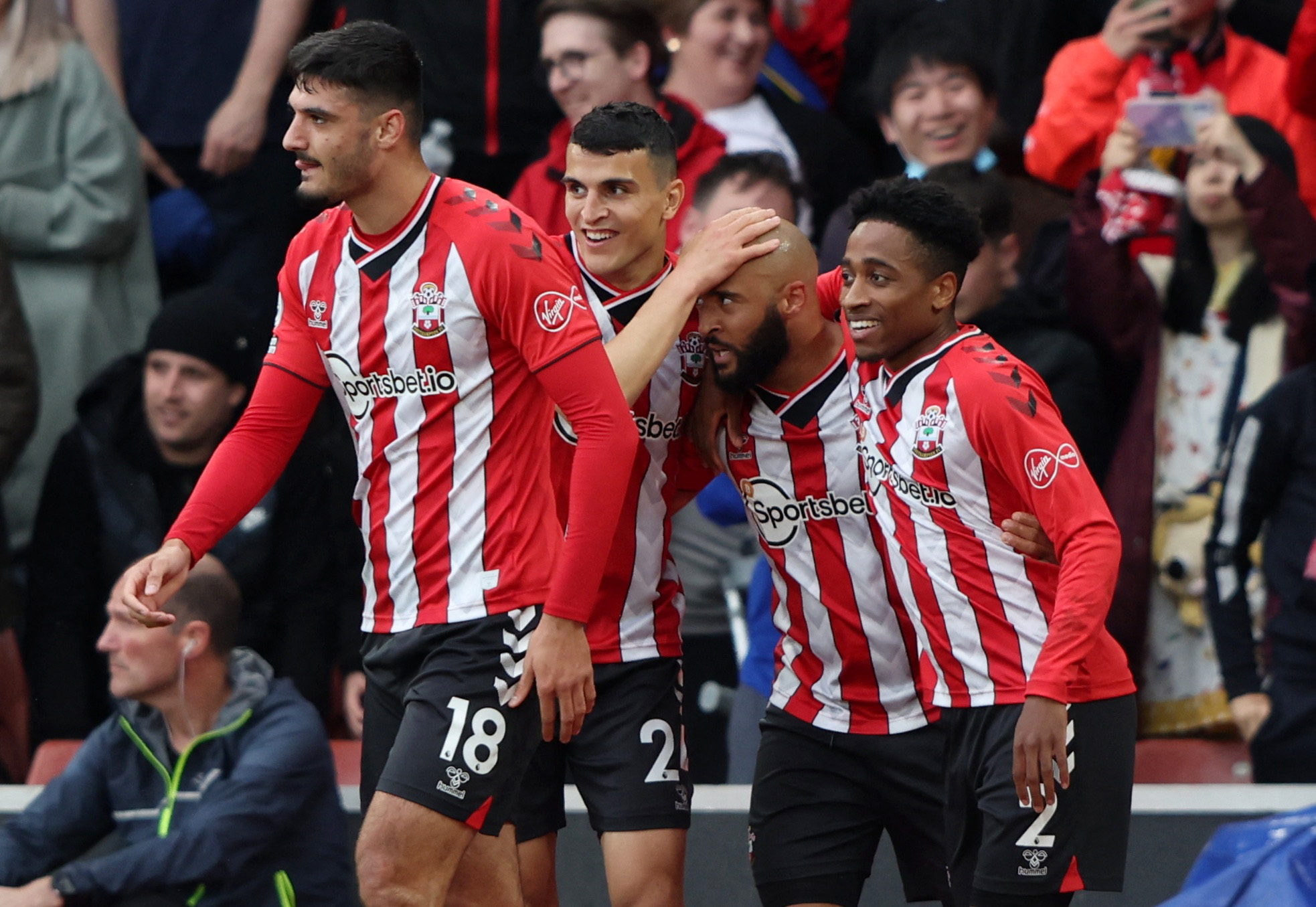 普利希奇平均64分钟进1球，五大联赛进球5+球员中仅次于凯恩（普利希奇每64分钟一球，五大联赛5+进球效率仅次凯恩）