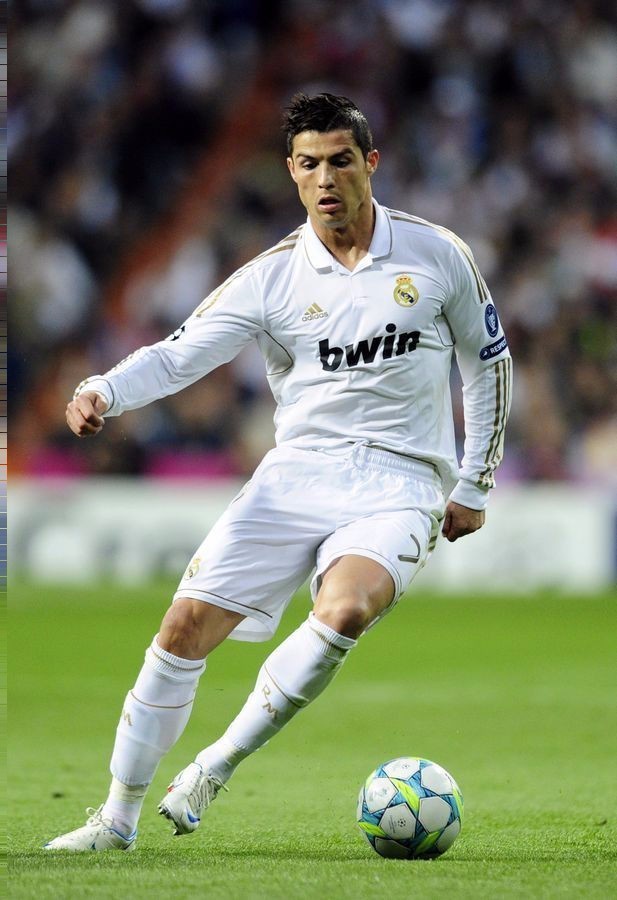 字母哥内线统治 雄鹿延续连胜（阿德托昆博制霸禁区 雄鹿再添连胜）