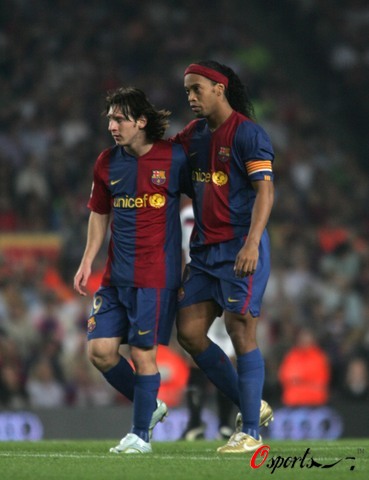 新一期身价排行榜：亚马尔领跑，穆西亚拉与奥利塞保持不变（最新身价榜出炉：亚马尔位居第一，穆西亚拉与奥利塞维持原值）