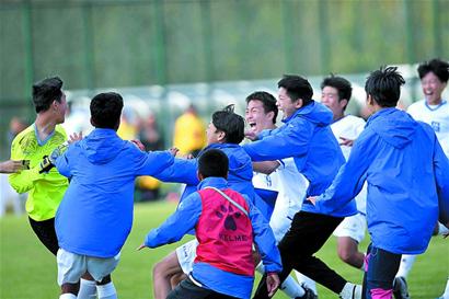 残特奥会举重比赛在东莞石龙开赛，134名运动员参与力量角逐（东莞石龙拉开残特奥会举重赛帷幕，134名选手同台比拼力量）