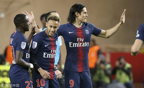 意媒：梅努是那不勒斯中场引援首选，备选方案包括弗拉泰西（意媒：那不勒斯锁定梅努为中场头号目标，弗拉泰西列入备选）