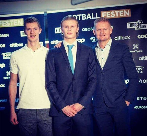 奥莱报：迪马利亚壁画遭到涂污，青训教练指责罗萨里奥球迷（奥莱报：迪马利亚壁画被涂鸦，青训教练怒批罗萨里奥球迷）