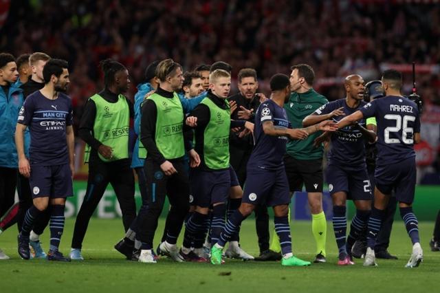 米体：博阿滕纪录片中有女性出镜指控他，但播出时都被剪掉了（米体：博阿滕纪录片含女性出镜指控画面，但正式播出时全部被删）