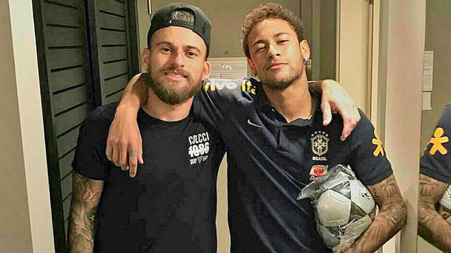 泰州队苏超夺冠，澎湃：泰州多景区向全球游客免票（泰州队夺得苏超冠军，澎湃称泰州多景区对全球游客免门票）