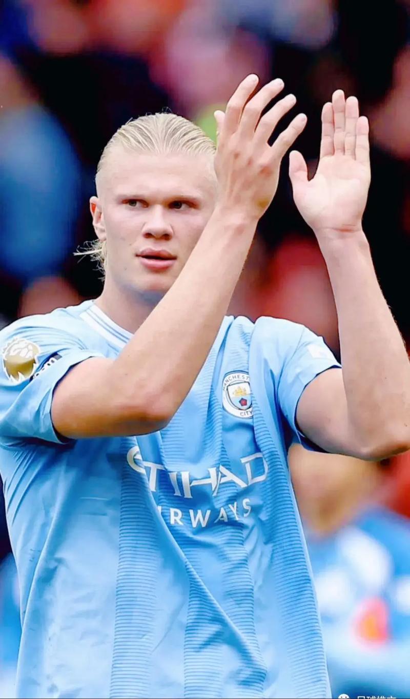 布翁焦尔诺谈主场欧冠首秀：听见欧冠主题曲时我感到无比激动（布翁焦尔诺回忆主场欧冠首秀：欧冠主题曲响起那刻让我激动万分）