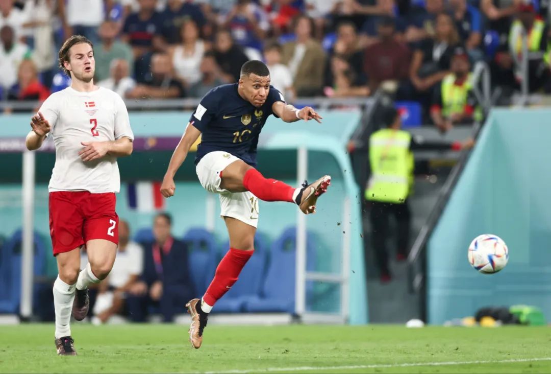 跟队记者：阿莱格里明确要求冬窗买前锋；米兰没考虑齐尔克泽（随队记者称阿莱格里要求冬窗引进前锋，米兰并未考虑齐尔克泽）