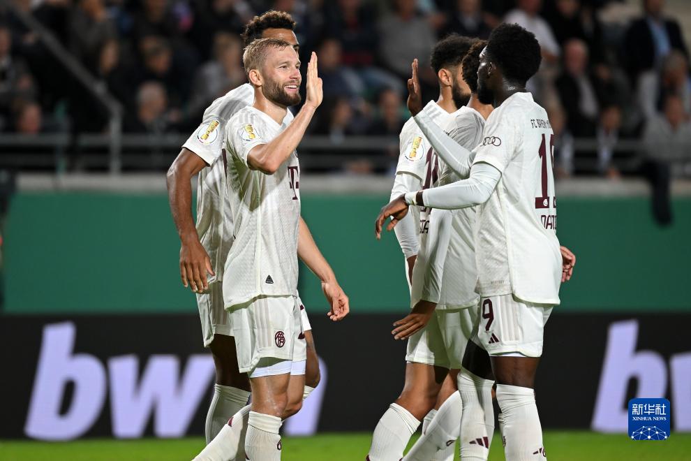 队报：登贝莱预计11月底复出，巴黎正在权衡他能否出战热刺