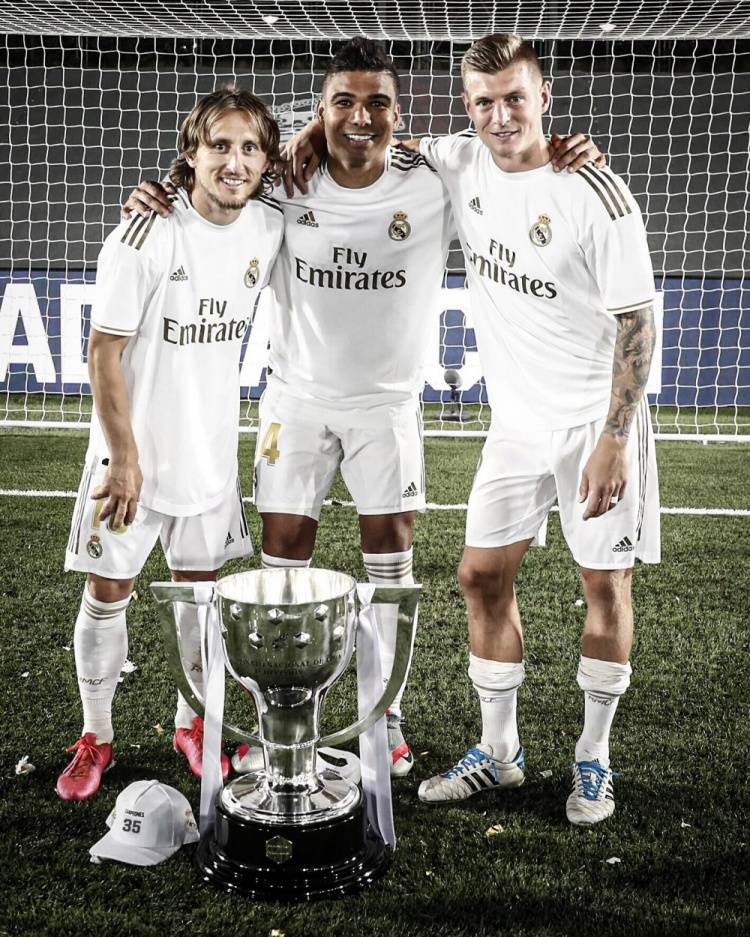 德转盘点今年“奇迹”：库拉索进军世界杯、拜仁开局16连胜在列（德转回顾年度奇迹：库拉索闯入世界杯，拜仁开季豪取16连胜）