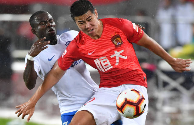 斯基拉：米兰和一些德甲俱乐部正在关注布鲁日前锋特雷索尔迪（据斯基拉透露，AC米兰与多支德甲球队正考察布鲁日前锋特雷索尔迪）