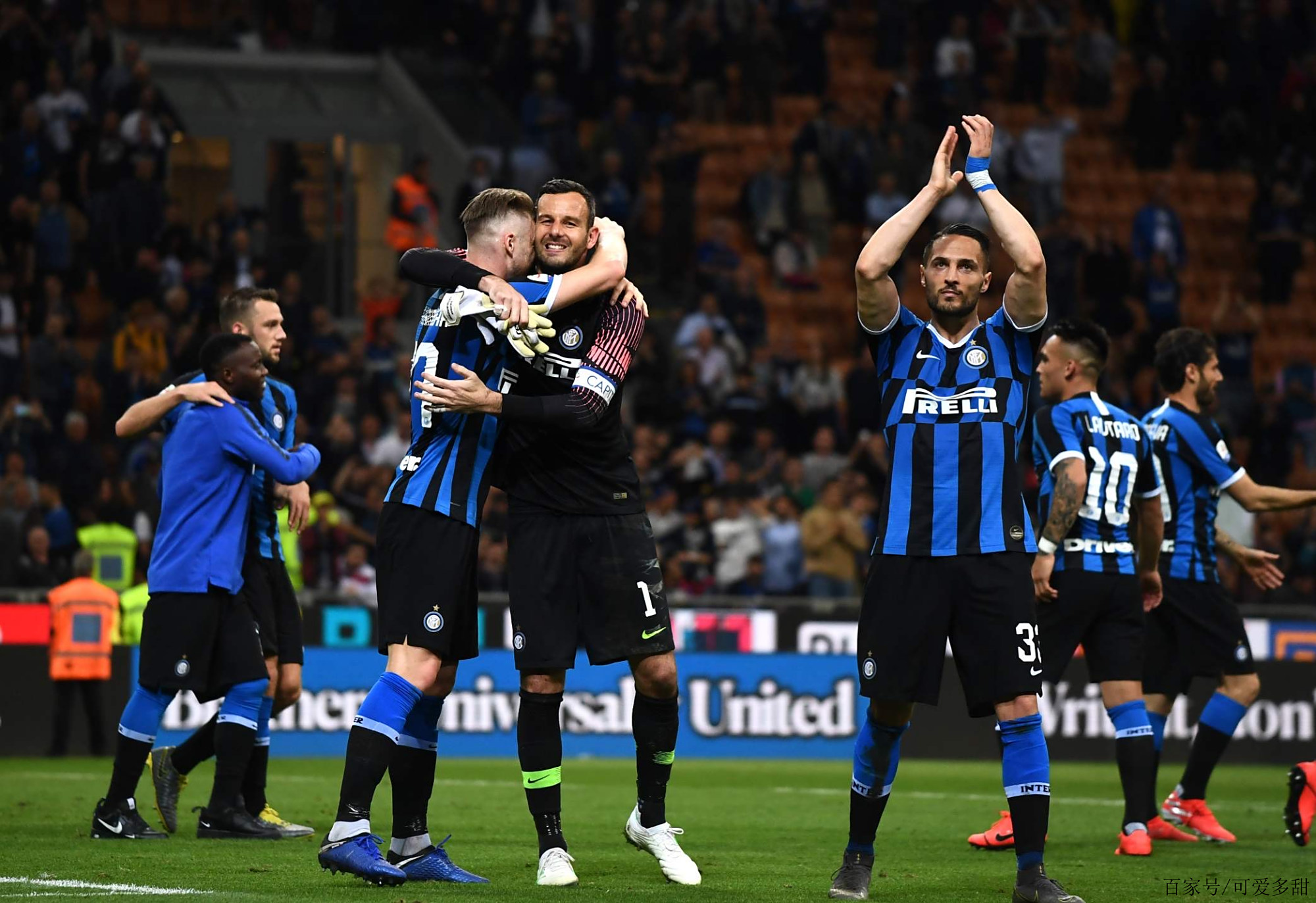 张琳芃第11次赢得中超冠军，超越郑智成国内联赛历史第一人！（张琳芃收获中超第11冠，超越郑智加冕国内联赛历史第一人）