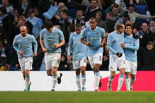 赫内斯支持废除50+1，拜仁球迷拉横幅反对：这是不可想象的（赫内斯力挺取消50+1，拜仁球迷举横幅抗议：难以想象）