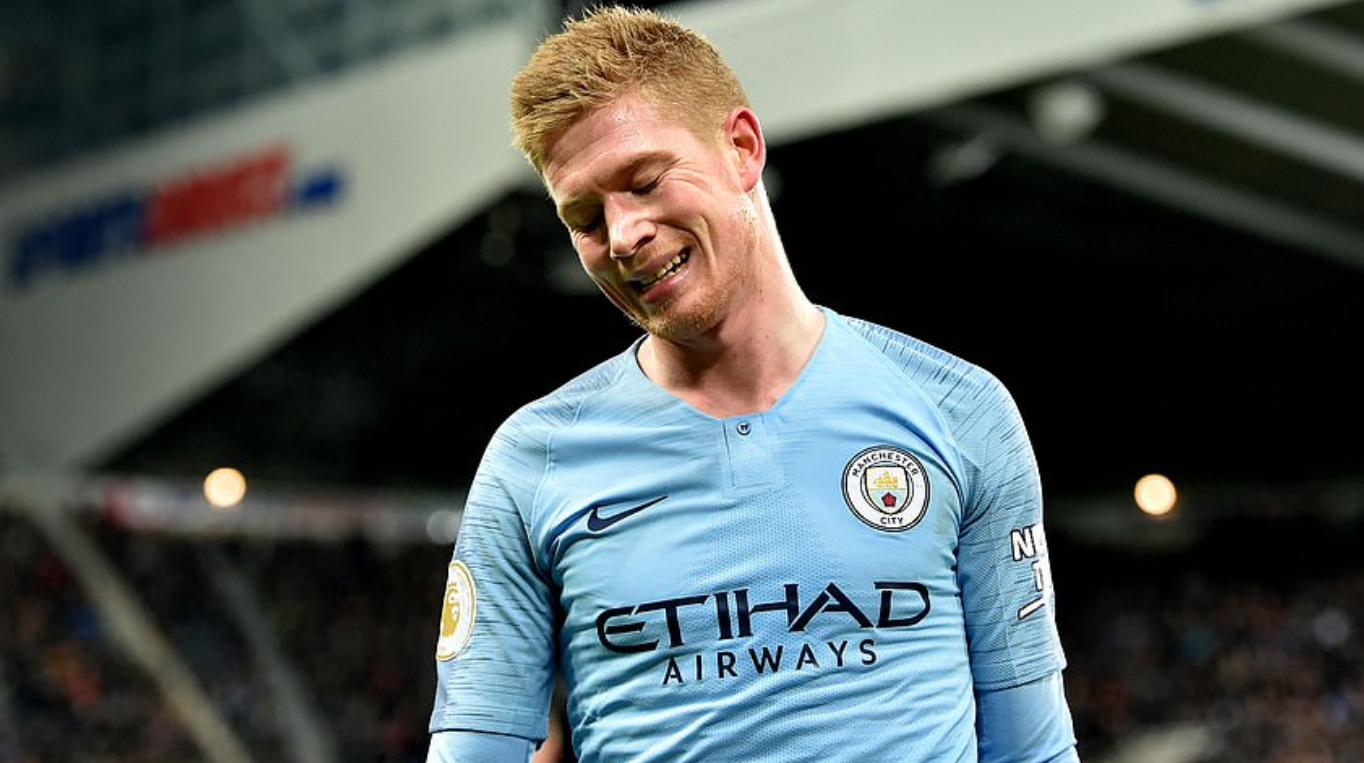 三连冠！上海海港加冕2025赛季中超冠军，摘下队史中超第四星（三连霸！上海海港问鼎2025中超，队史第四星到手）