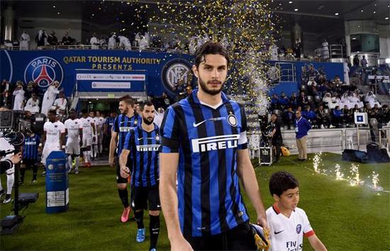 砸地头球破门，梅西打进职业生涯的第896球（头球砸地入网，梅西收获生涯第896球）