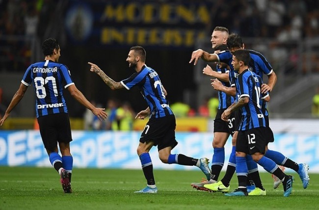 只差1球，维尼修斯欧冠进球数将追平卡卡，并列巴西球员第2位（再进一球，维尼修斯欧冠进球即可追平卡卡，升至巴西球员并列第2）