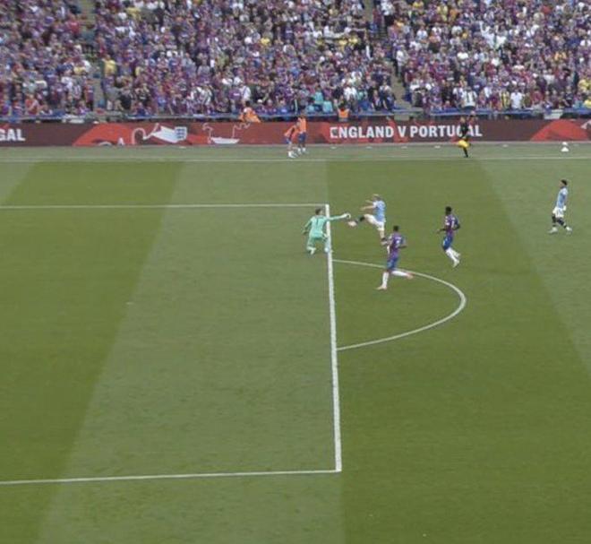 国米肠子悔青了吧？米兰700万投资蜡笔，收益直指联赛冠军（国米会后悔吗？米兰700万押注蜡笔，回报直指联赛冠军）