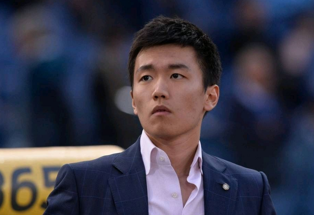 中超赛场争议判罚：VAR判罚引发热议,（中超赛场再起争议：VAR判罚掀起热议）